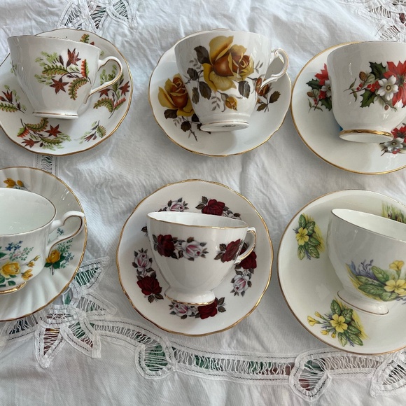 6 Sets of Vintage Cups & Saucers - Picture 1 of 7